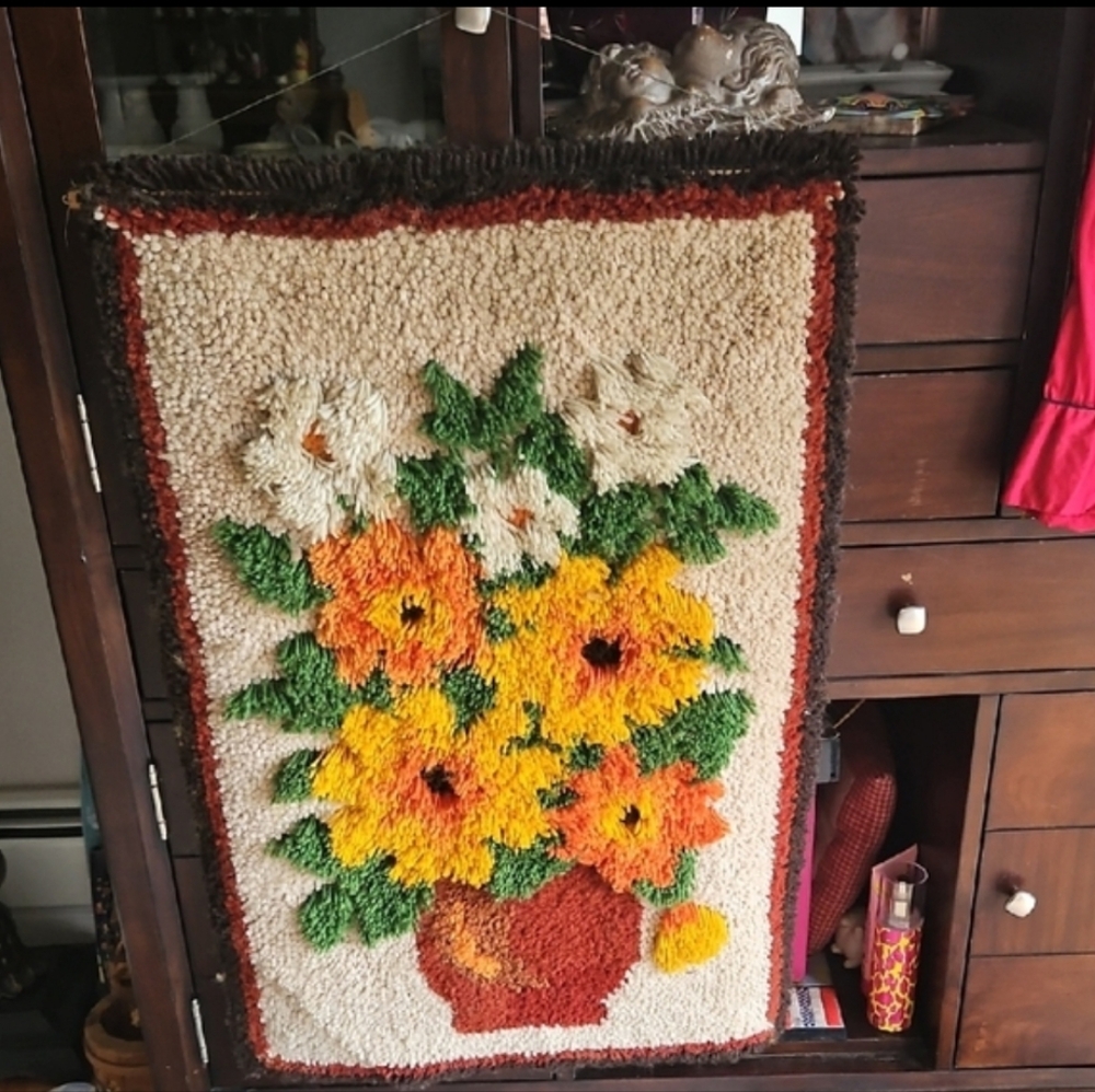FINAL$ Hanging Vintage Hooked Rug Tapestry Or Rug Handmade COPY